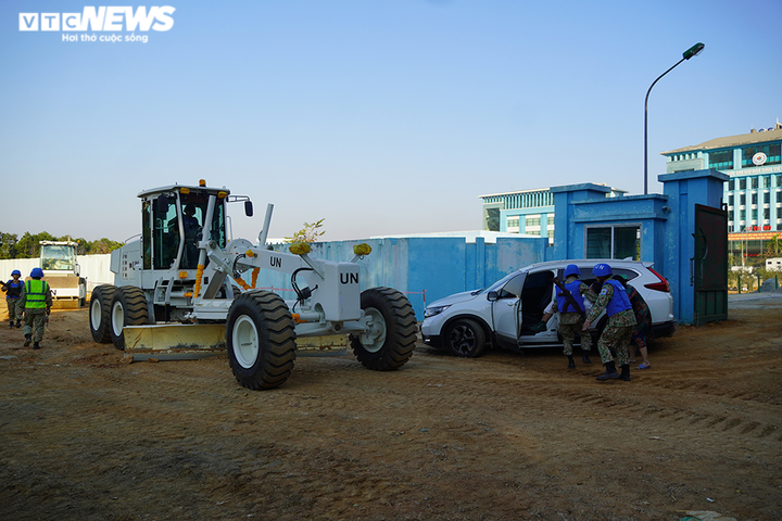 Đội Công binh số 1 diễn tập xử lý tình huống chống bạo động cấp độ cao nhất - 9