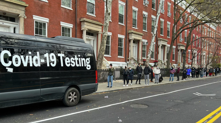 Chủng Omicron vượt qua Delta, 'thống trị' các ca bệnh tại Mỹ - 1