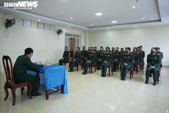 Ảnh, video: Xem nữ đặc công trèo tường, đu dây diễn tập chống khủng bố - 13