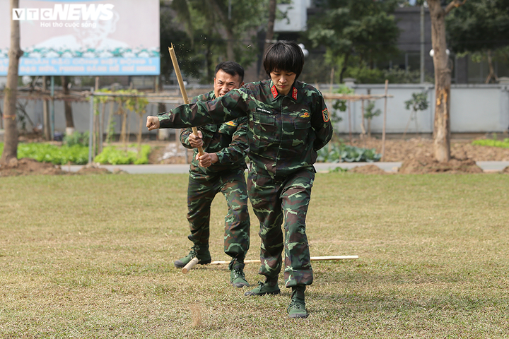 Ảnh: Nữ Đặc công Biệt động 1 trình diễn 'ngũ thương tử huyệt' đỉnh cao - 5