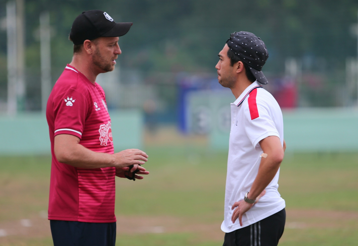 Việt Nam vs Thái Lan: Chờ HLV Polking đọ tài với Park Hang Seo - 2