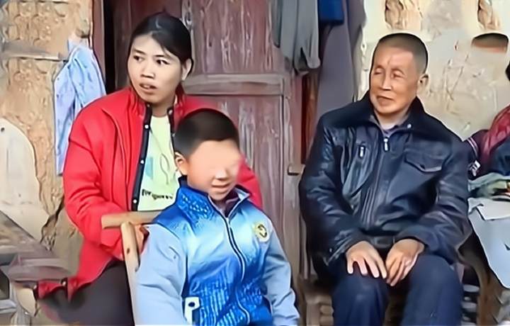 Thiếu nữ tâm thần 16 tuổi bị ông già bắt làm vợ, giam hãm nhiều năm - 1