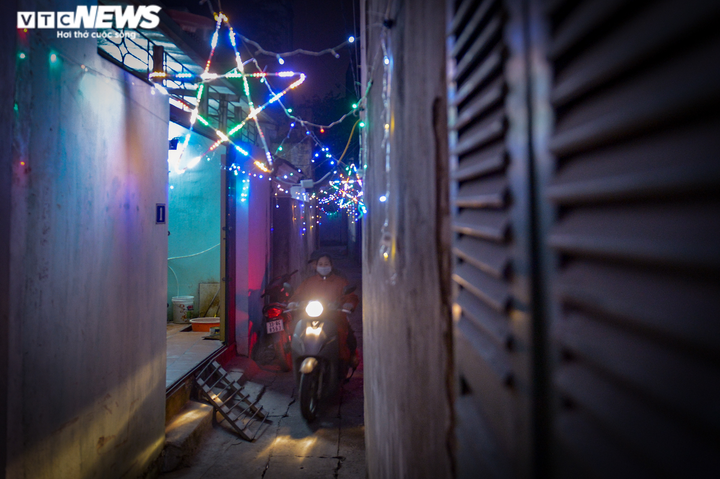 Ảnh: Xứ đạo ở ngoại thành Hà Nội trang hoàng rực rỡ đón Giáng sinh - 2