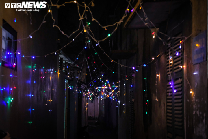 Ảnh: Xứ đạo ở ngoại thành Hà Nội trang hoàng rực rỡ đón Giáng sinh - 4