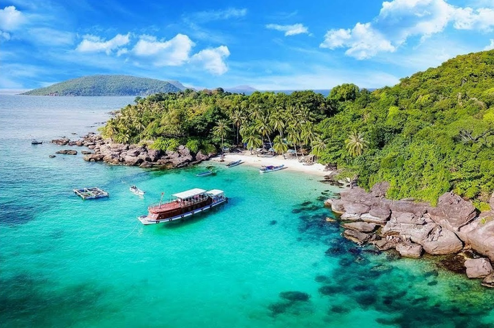 Phú Quốc đón đoàn khách Châu Âu đầu tiên sau 2 năm hạn chế do dịch COVID-19 - 2