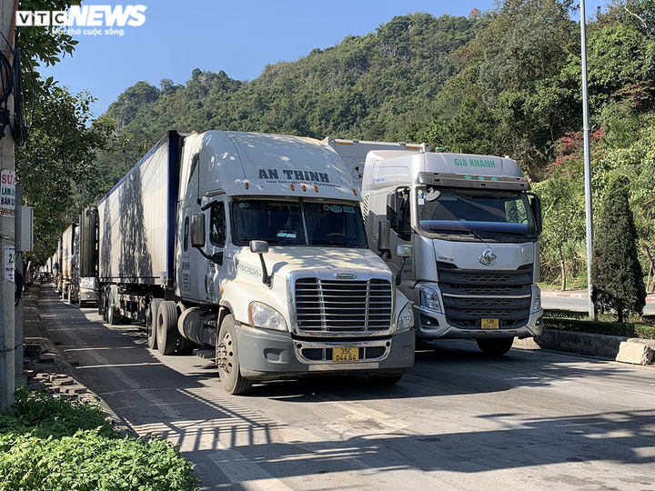 Chuyên gia hiến kế 'chữa bệnh' xe chở hàng ùn tắc tại cửa khẩu biên giới - 1