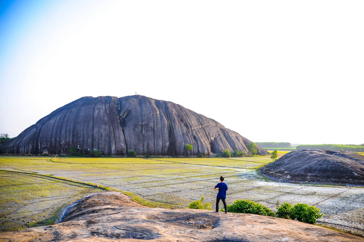 Tảng đá ‘nổi lên’ giữa ruộng - điểm lý tưởng trốn phố hòa mình với thiên nhiên - 6