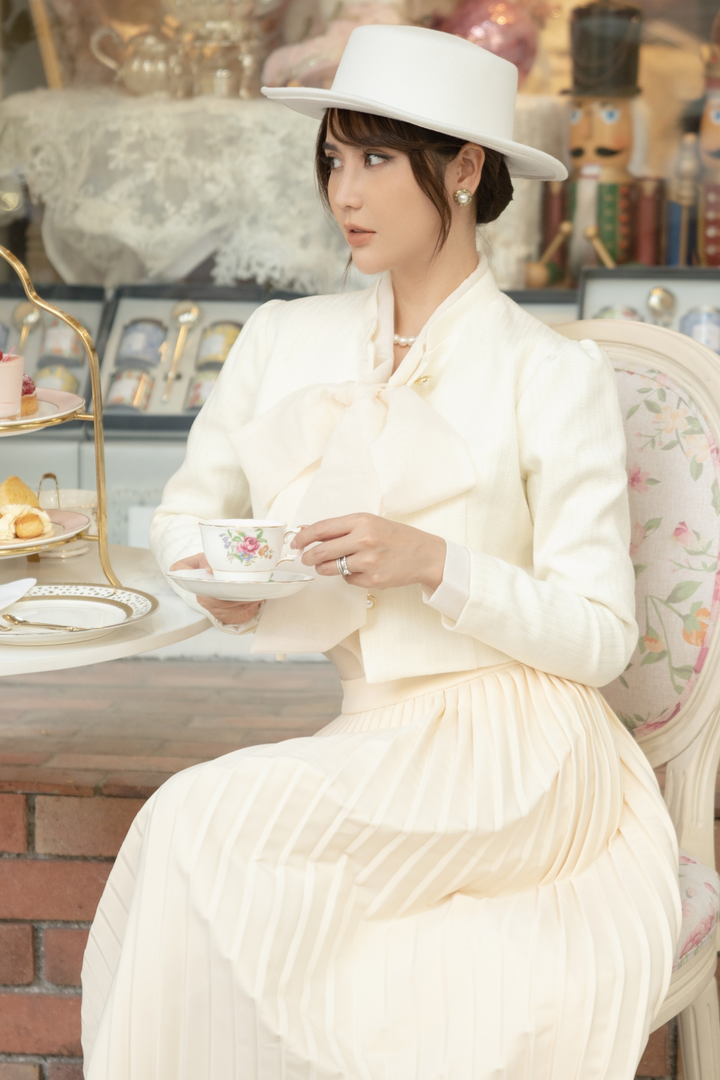 Ảnh: Huyền Lizzie dạo phố đón Noel trong tạo hình quý cô sang chảnh - 5