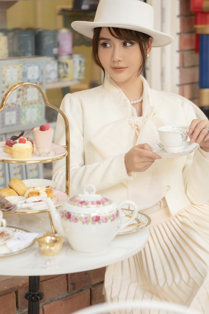 Ảnh: Huyền Lizzie dạo phố đón Noel trong tạo hình quý cô sang chảnh - 3