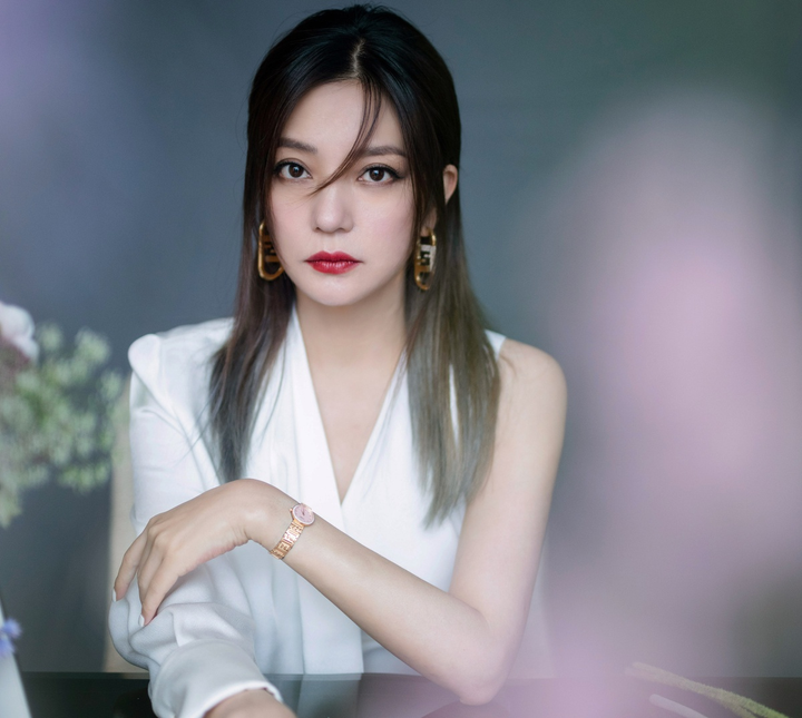 Triệu Vy bị cấm sóng ảnh 4 Triệu Vy xuất hiện sau 4 tháng bị phong sát ngầm - 4