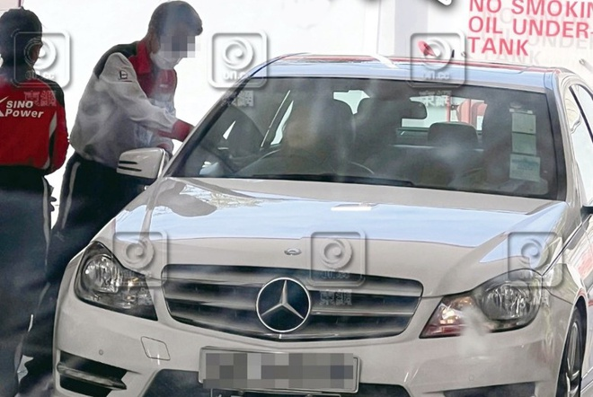 Triệu Vy bị cấm sóng ảnh 1 Triệu Vy xuất hiện sau 4 tháng bị phong sát ngầm - 1