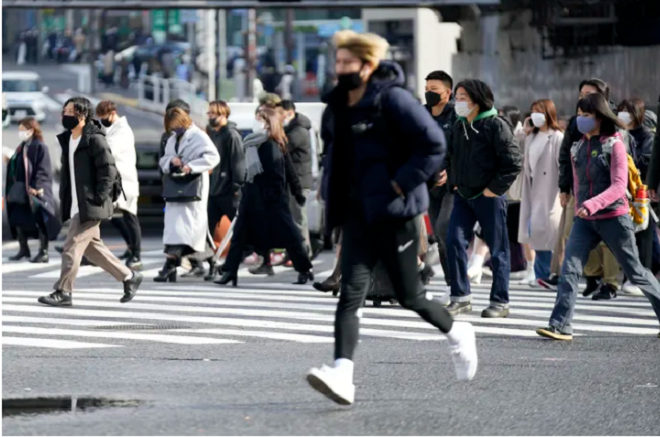 Giữa sóng Omicron, dịch ở Nhật Bản vẫn suy giảm tới mức không thể lý giải - 2