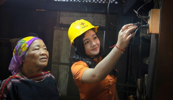 EVNCPC tri ân khách hàng 2021: Khách hàng là trung tâm - 1