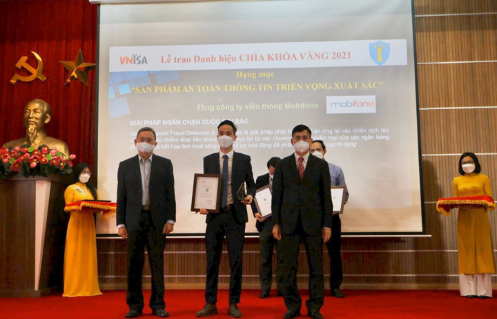 MobiFone nhận danh hiệu Chìa khoá vàng 2021 - 1