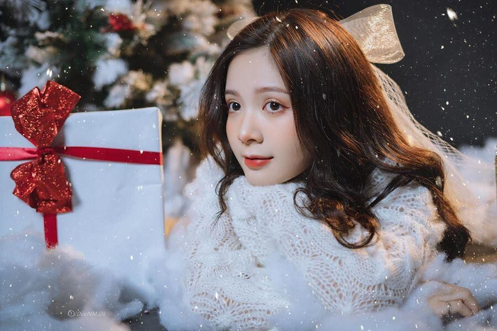 Sao Việt khoe ảnh lộng lẫy đón Giáng sinh - 15