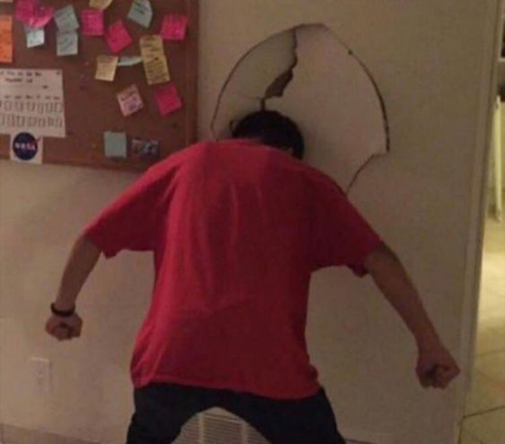 Tròn mắt với 'tài lẻ' khác người vô tình bắt gặp trên MXH, nhìn thôi đã thấy đau - 2