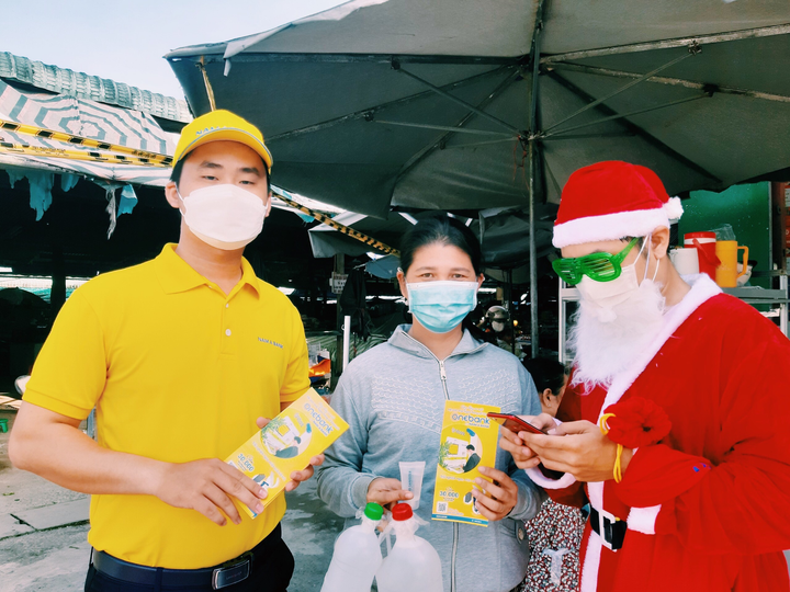 Nam A Bank đưa giáng sinh ấm áp đến mọi miền - 1