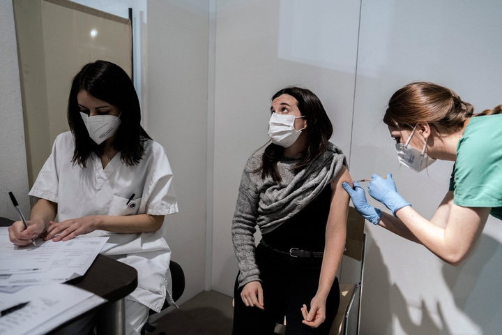 Hiệu quả của các loại vaccine ra sao trước Omicron? - 2