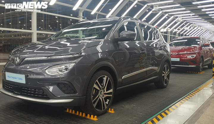 Ảnh: Cận cảnh những chiếc xe điện Vinfast VF e34 đầu tiên đến tay khách hàng - 15