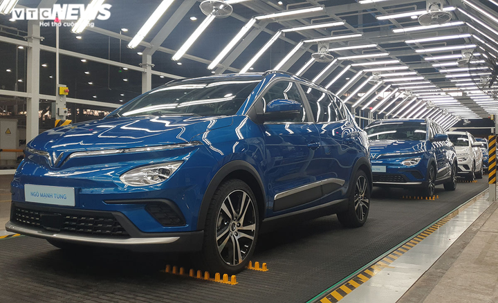 Ảnh: Cận cảnh những chiếc xe điện Vinfast VF e34 đầu tiên đến tay khách hàng - 16