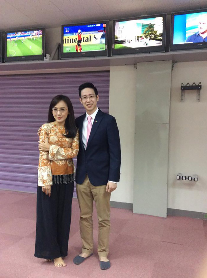 BTV Hoài Anh sau hậu trường: Gần gũi, hài hước nhưng lên hình là chỉn chu hết cỡ - 8