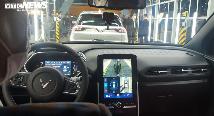 Ảnh: Cận cảnh những chiếc xe điện Vinfast VF e34 đầu tiên đến tay khách hàng - 4