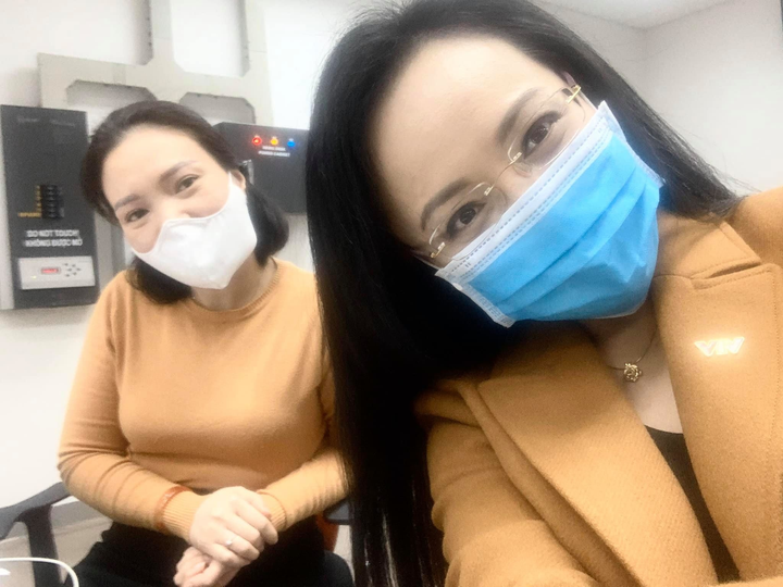 BTV Hoài Anh sau hậu trường: Gần gũi, hài hước nhưng lên hình là chỉn chu hết cỡ - 4