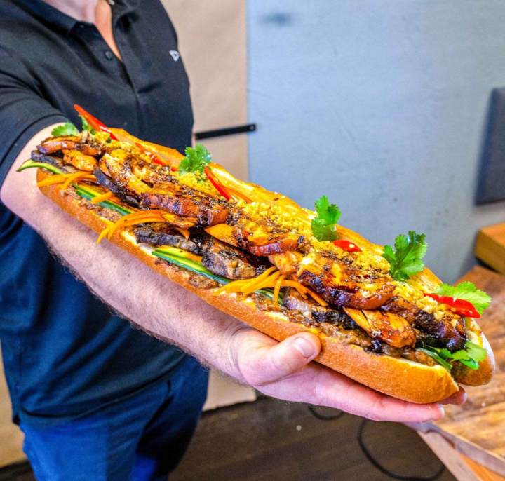 Những chiếc bánh mì hiếm lạ, gây xôn xao Việt Nam - 3