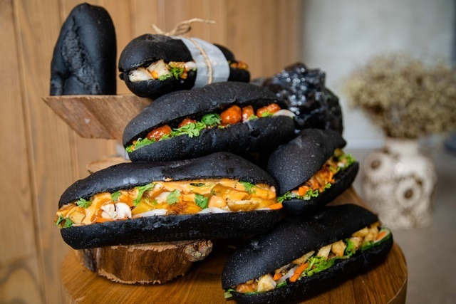 Những chiếc bánh mì hiếm lạ, gây xôn xao Việt Nam - 11
