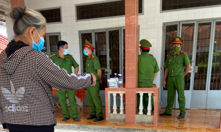 Đội trưởng CSGT ở Long An qua đời vì bị xe tông khi đang làm nhiệm vụ - 1