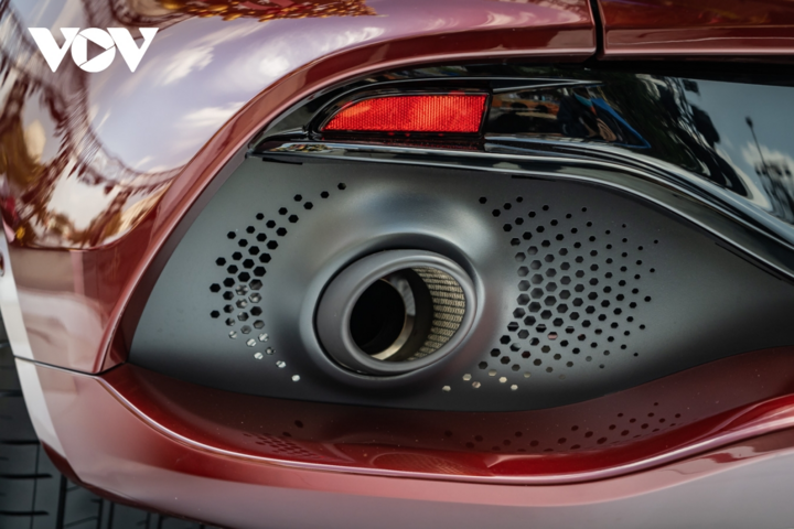 Ảnh chi tiết siêu SUV Aston Martin DBX gần 17 tỷ đồng tại Việt Nam - 11