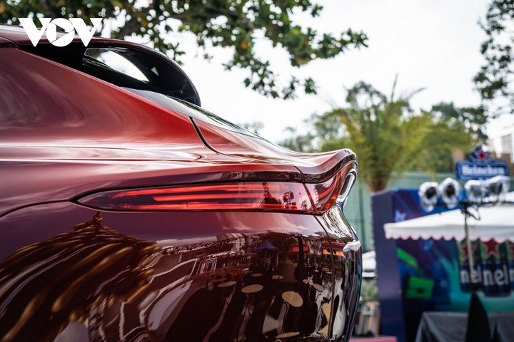 Ảnh chi tiết siêu SUV Aston Martin DBX gần 17 tỷ đồng tại Việt Nam - 14