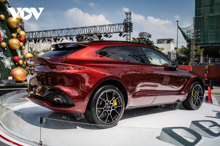 Ảnh chi tiết siêu SUV Aston Martin DBX gần 17 tỷ đồng tại Việt Nam - 10