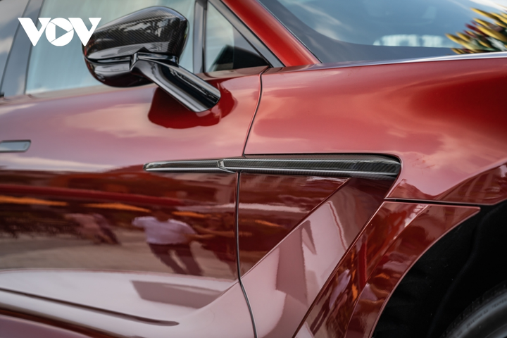 Ảnh chi tiết siêu SUV Aston Martin DBX gần 17 tỷ đồng tại Việt Nam - 6