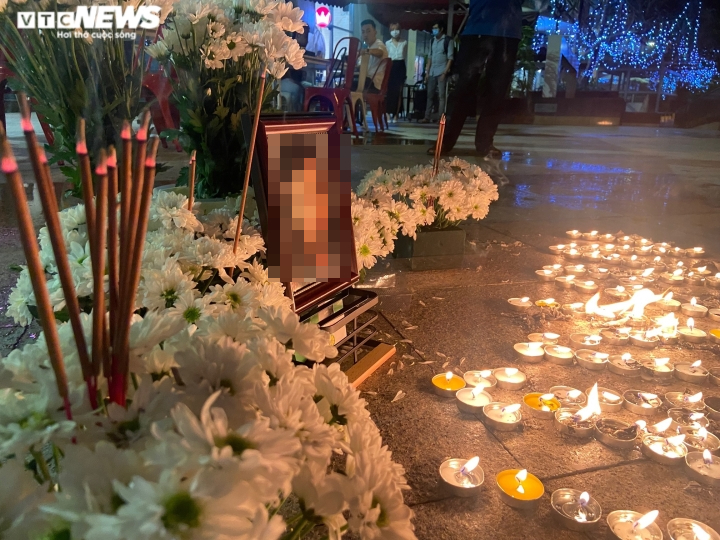 Tưởng niệm bé gái nghi bị hành hạ đến chết: 'Sao người ta ác với con như vậy?' - 2