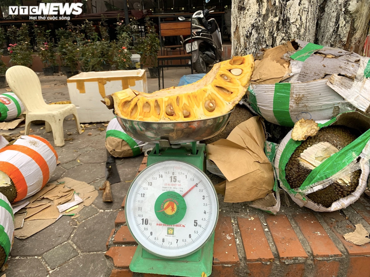 Mít bị tắc ở cửa khẩu quay về bán đổ đống tại Hà Nội, giá 10.000 đồng/kg - 10