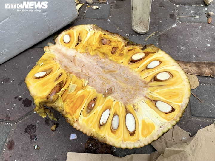 Mít bị tắc ở cửa khẩu quay về bán đổ đống tại Hà Nội, giá 10.000 đồng/kg - 12