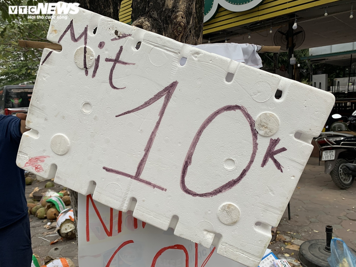 Mít bị tắc ở cửa khẩu quay về bán đổ đống tại Hà Nội, giá 10.000 đồng/kg - 3