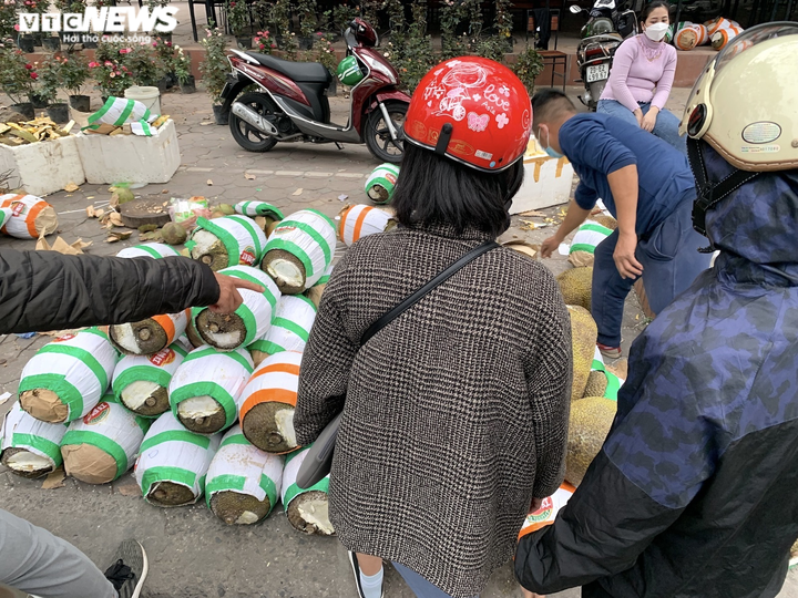 Mít bị tắc ở cửa khẩu quay về bán đổ đống tại Hà Nội, giá 10.000 đồng/kg - 9