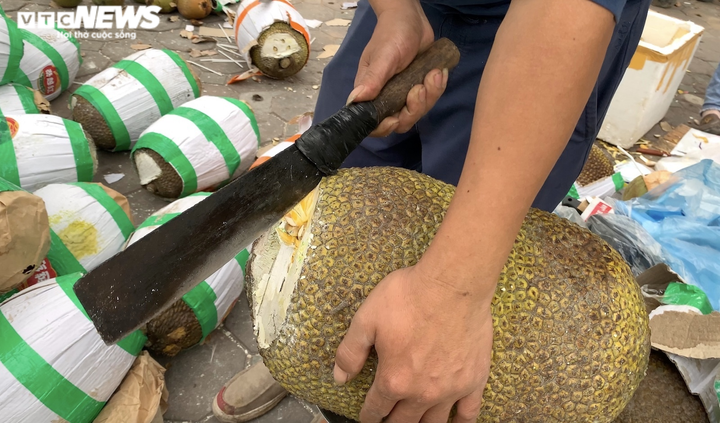 Mít bị tắc ở cửa khẩu quay về bán đổ đống tại Hà Nội, giá 10.000 đồng/kg - 5