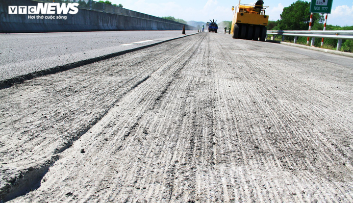 Sai phạm cao tốc Đà Nẵng - Quảng Ngãi: Xét xử 9 bị cáo gây thiệt hại hơn 209 tỷ - 2