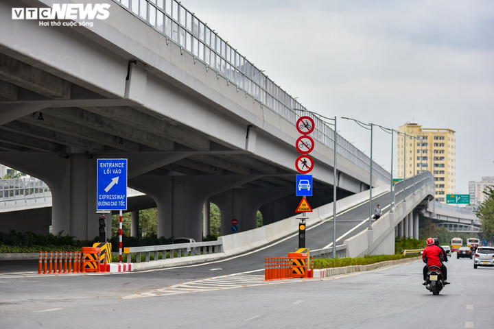 Ảnh: Hà Nội thông xe 6 nhánh đường lên xuống cầu cạn Mai Dịch - Nam Thăng Long - 1