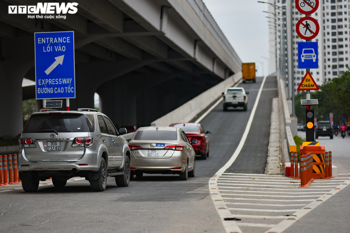 Ảnh: Hà Nội thông xe 6 nhánh đường lên xuống cầu cạn Mai Dịch - Nam Thăng Long - 6
