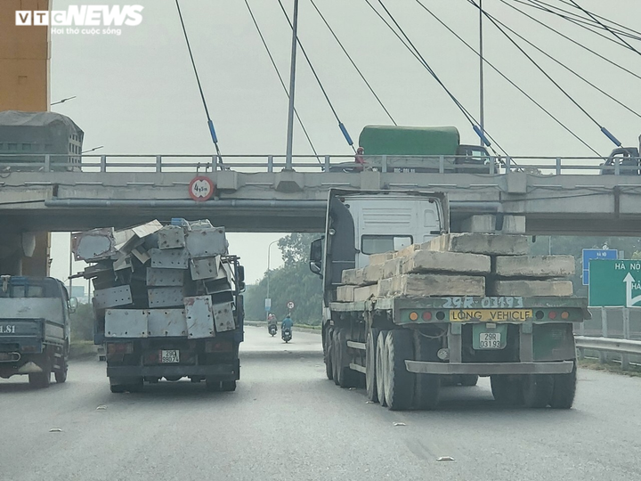 Ảnh: Hãi hùng những chiếc xe chở 'tử thần' diễu phố - 11