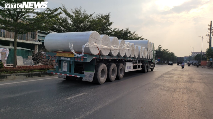 Ảnh: Hãi hùng những chiếc xe chở 'tử thần' diễu phố - 3