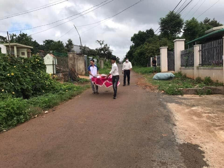 Tình huống 'dở khóc dở cười' bắt gặp tại tiệc cưới vừa hoang mang vừa bật cười - 3