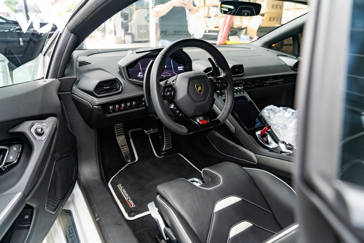 Lamborghini Huracan EVO RWD độc nhất Việt Nam, giá hơn 20 tỷ đồng - 14