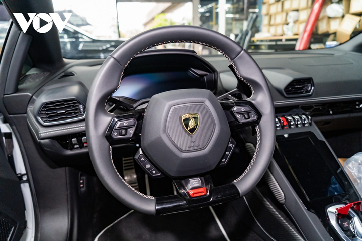 Lamborghini Huracan EVO RWD độc nhất Việt Nam, giá hơn 20 tỷ đồng - 8