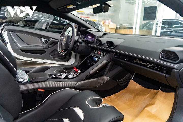 Lamborghini Huracan EVO RWD độc nhất Việt Nam, giá hơn 20 tỷ đồng - 6
