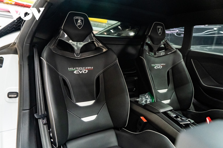 Lamborghini Huracan EVO RWD độc nhất Việt Nam, giá hơn 20 tỷ đồng - 7